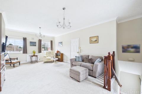 2 bedroom maisonette for sale, Doble Court, Sanderstead