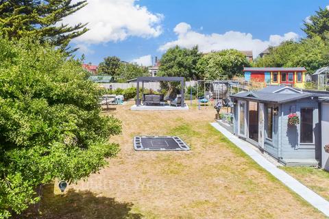 4 bedroom semi-detached bungalow for sale, Brownleaf Road, Woodingdean, Brighton, East Sussex