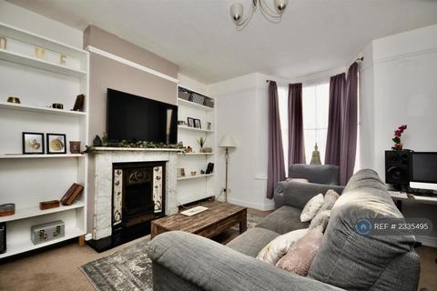 2 bed flat/apartment for rent in Park Street, Taunton, TA1