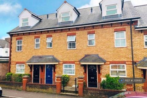3 bedroom terraced house to rent, Queens Gate Terrace, Taunton, TA1
