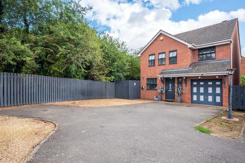 4 bedroom detached house for sale, Merrivale Close, Kettering
