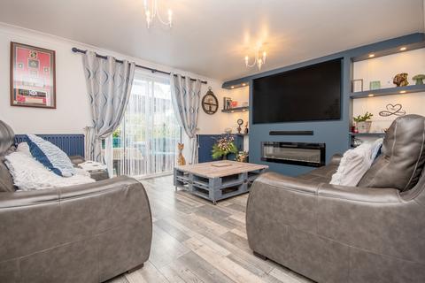 4 bedroom detached house for sale, Merrivale Close, Kettering