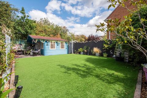 4 bedroom detached house for sale, Merrivale Close, Kettering
