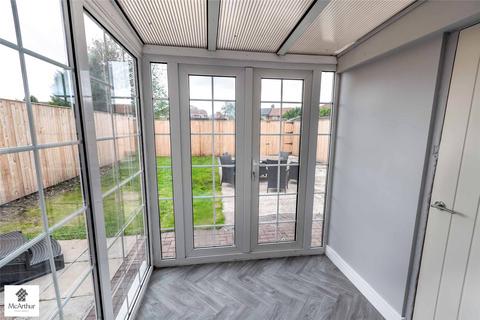 3 bedroom semi-detached house for sale, Droversdale Road, Harworth & Bircotes, Doncaster, South Yorkshire, DN11