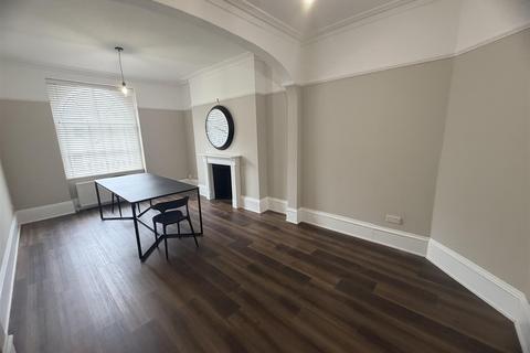 4 bedroom terraced house to rent, East Ascent, St. Leonards-On-Sea