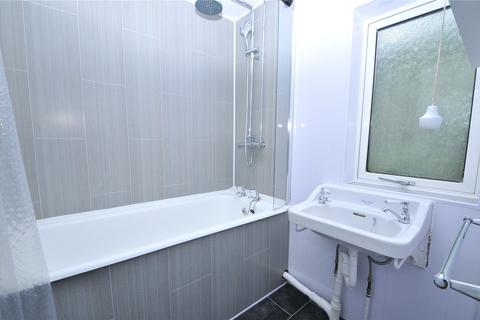3 bedroom end of terrace house to rent, Eleanor Close, Somerset BA2