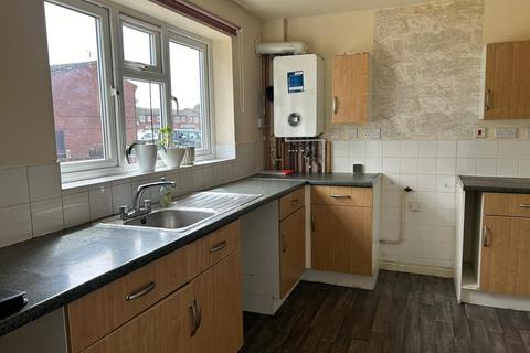 3 bedroom semi-detached house to rent, Seymour Close, Ilkeston, DE7