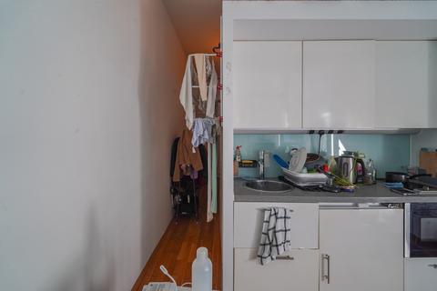 Studio for sale, Clippers Quay, Salford M50