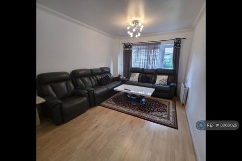 4 bedroom detached house to rent, Gilbert Way, Canterbury, CT1