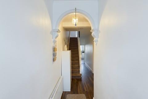 4 bedroom property to rent, Chester Road, Watford, WD18