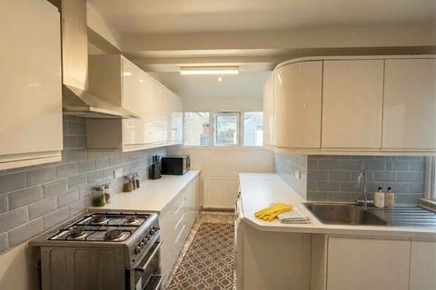 4 bedroom property to rent, Chester Road, Watford, WD18