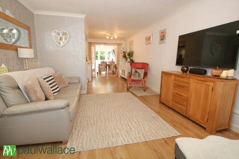 3 bedroom terraced house for sale, Smarts Green, West Cheshunt