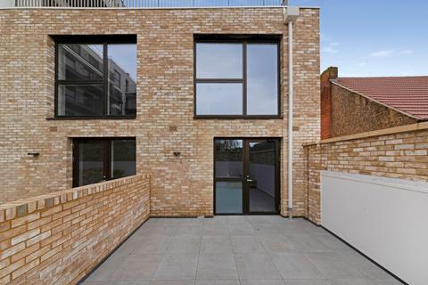 3 bedroom flat to rent, 4, Glynne House 1A NW2