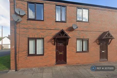 2 bedroom flat to rent, Madeley, Telford, TF7