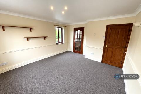 2 bedroom flat to rent, Madeley, Telford, TF7