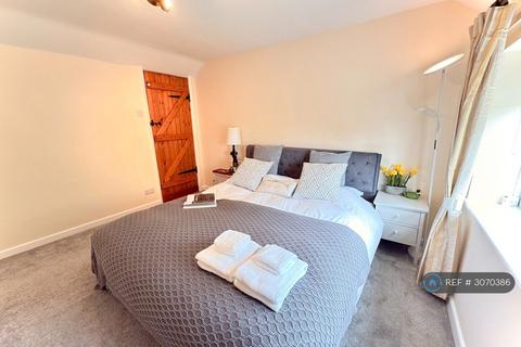 2 bedroom semi-detached house to rent, Woodlands Road, Southampton, SO40