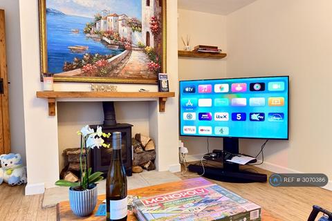 2 bedroom semi-detached house to rent, Woodlands Road, Southampton, SO40