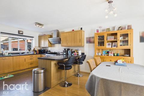 4 bedroom detached house for sale, Granary End, Witchford