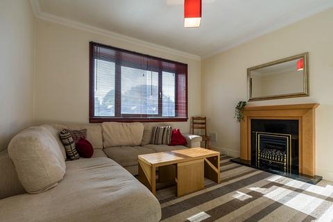 3 bedroom flat for sale