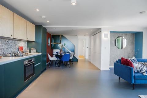 2 bedroom flat to rent, Balfron Tower, 7 St Leonards Road, London E14 0UY