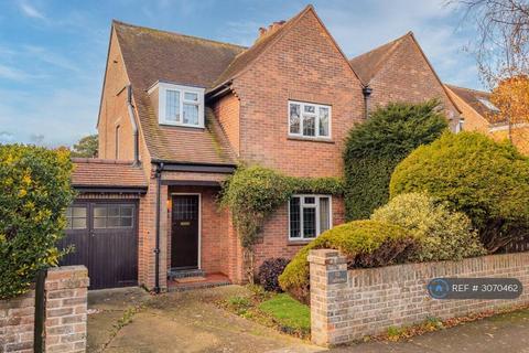 3 bedroom semi-detached house to rent, Southern Road, Lymington, SO41