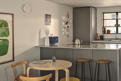 2 bedroom flat to rent, Balfron Tower, 7 St Leonards Road, London E14 0UY