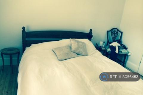 2 bedroom flat to rent, Queensbridge Road, London, E2