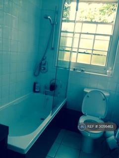 2 bedroom flat to rent, Queensbridge Road, London, E2