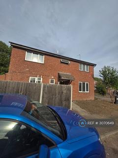 4 bedroom detached house to rent, Castle Fields, Leicester, LE4