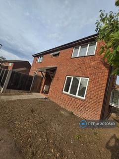 4 bedroom detached house to rent, Castle Fields, Leicester, LE4