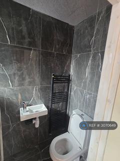 4 bedroom detached house to rent, Castle Fields, Leicester, LE4