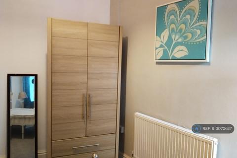 4 bedroom terraced house to rent, Martin St, Swansea, SA6
