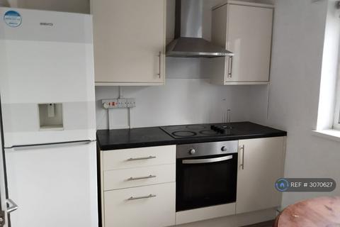 4 bedroom terraced house to rent, Martin St, Swansea, SA6