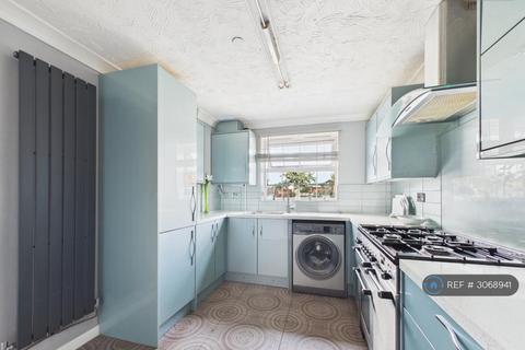 4 bedroom terraced house to rent, Hargate Way, Peterborough, PE7