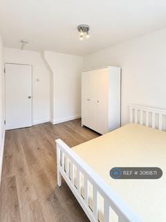 2 bedroom flat to rent, Newcourt House, London, E2