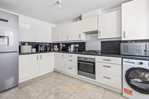 4 bedroom semi-detached house to rent, Percivale Close, Crawley RH11