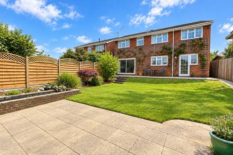 5 bedroom detached house for sale, Chalfont Way, Luton, Bedfordshire, LU2 9RQ