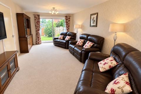 5 bedroom detached house for sale, Chalfont Way, Luton, Bedfordshire, LU2 9RQ