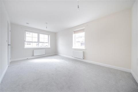 3 bedroom semi-detached house to rent, Hampton Beach PE7