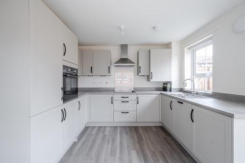 3 bedroom semi-detached house to rent, Hampton Beach PE7