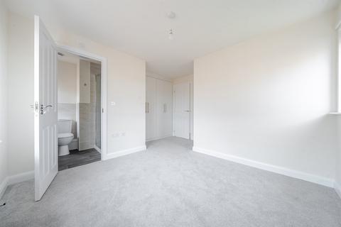 3 bedroom semi-detached house to rent, Hampton Beach PE7