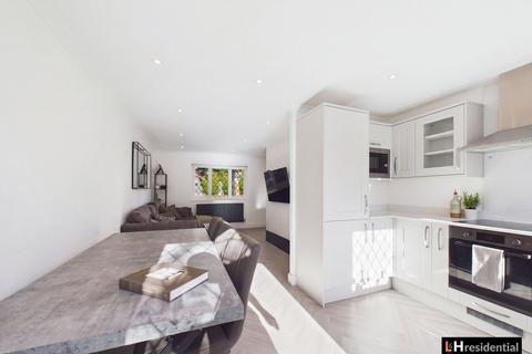 undefined, Pinewood Close, Borehamwood WD6