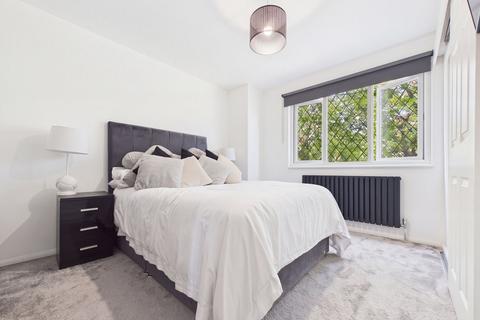 undefined, Pinewood Close, Borehamwood WD6