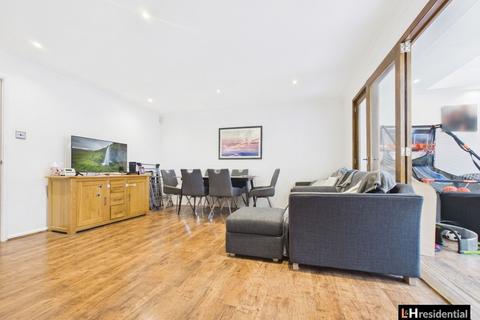 undefined, Neagle Close, Borehamwood WD6