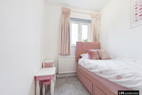 undefined, Neagle Close, Borehamwood WD6