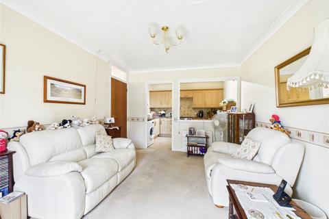 2 bedroom apartment for sale, Kingfisher Lodge, The Dell, Chelmsford, Essex, CM2