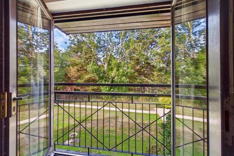 2 bedroom apartment for sale, Kingfisher Lodge, The Dell, Chelmsford, Essex, CM2