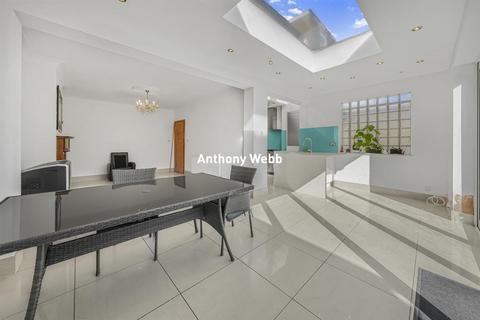 4 bedroom semi-detached house for sale, Winchmore Hill Road, Winchmore Hill, N21