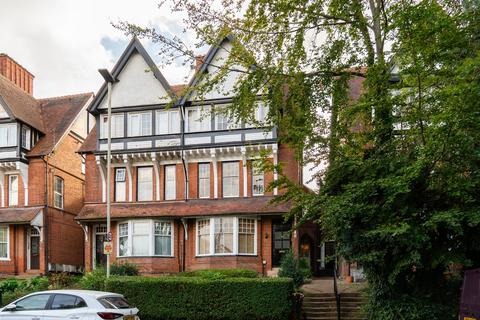 2 bedroom flat for sale, Stoneygate Road, Stoneygate, LE2