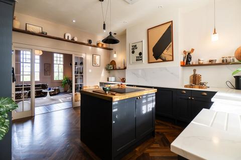 2 bedroom flat for sale, Stoneygate Road, Stoneygate, LE2
